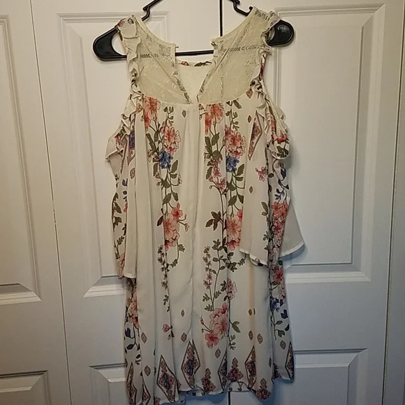 Floral Off the Shoulder White Lace Dress Size Medium Easter Boho - Picture 6 of 7